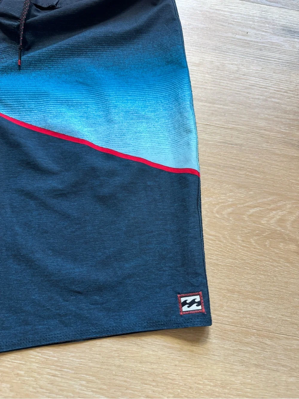Billabong Navy and Teal Gradient Boardshorts with Red Trim